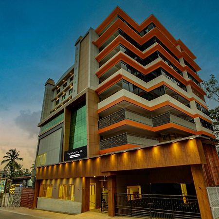 Hotel Townhouse Madgaon à Raia Extérieur photo