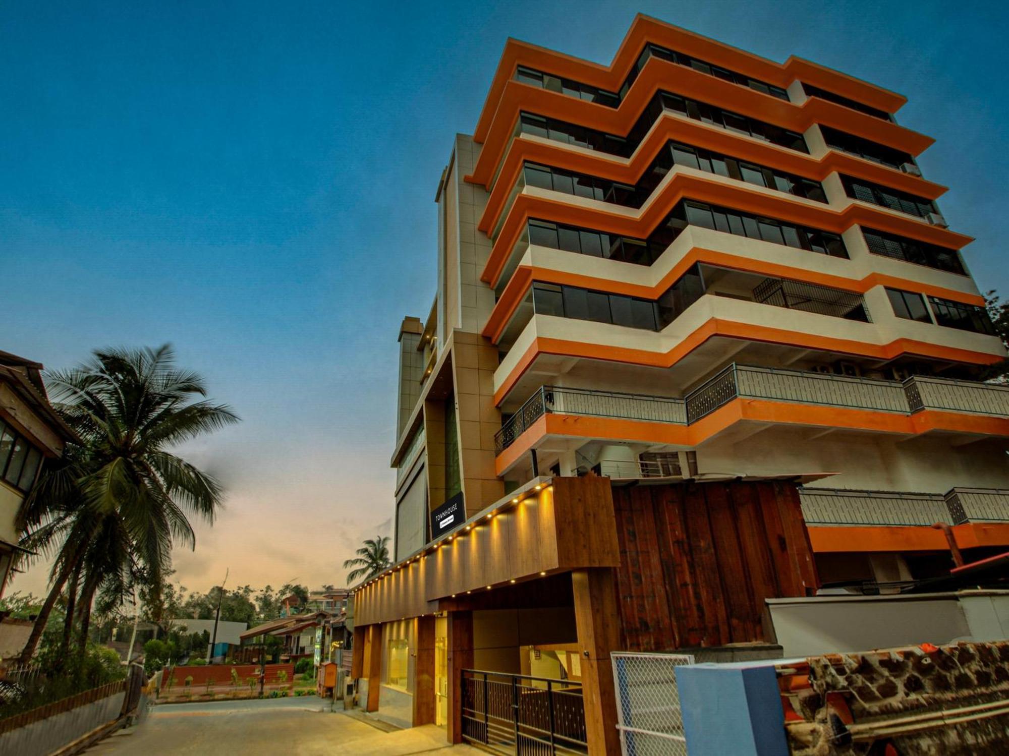 Hotel Townhouse Madgaon à Raia Extérieur photo
