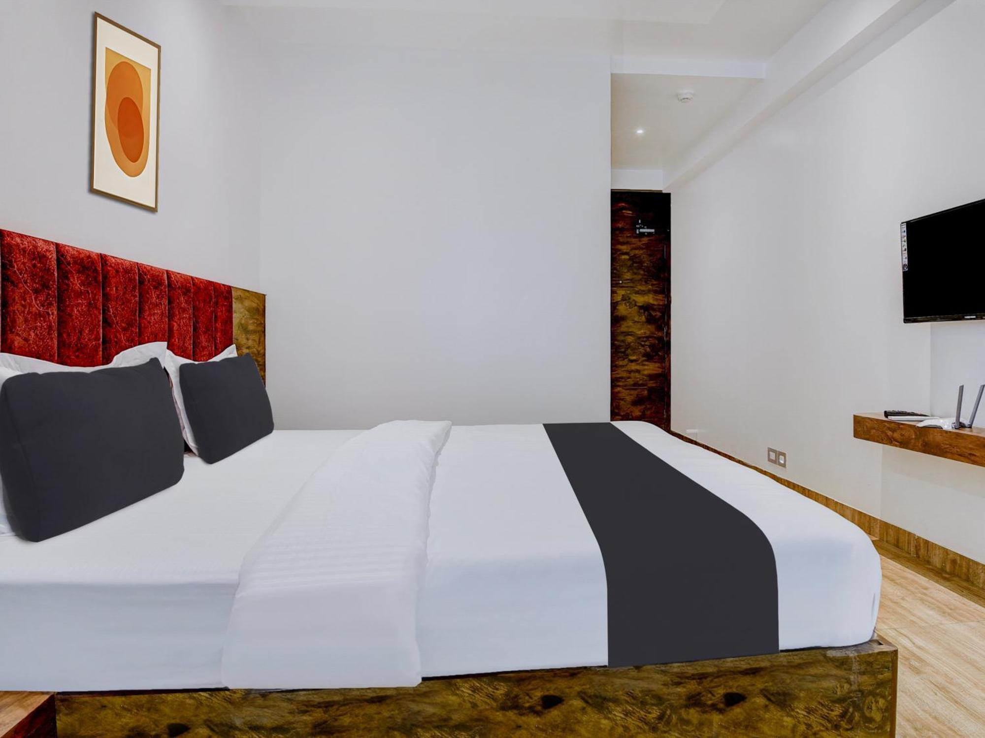 Hotel Townhouse Madgaon à Raia Extérieur photo